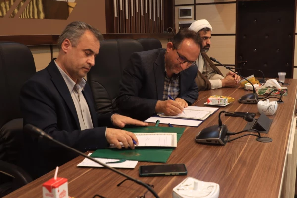 انعقاد تفاهم نامه همکاری بین دانشگاه فرهنگیان یزد و مرکز اسناد و کتابخانه ملی استان  3