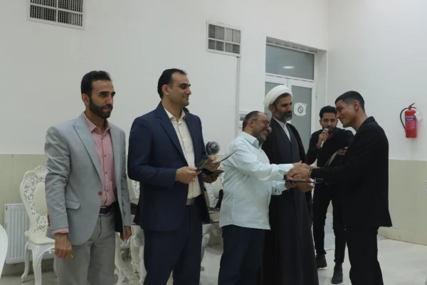 مراسم تجلیل از افتخارآفرینان استانی و کشوری جشنواره قرآن و عترت و جشنواره تدریس برتر 10