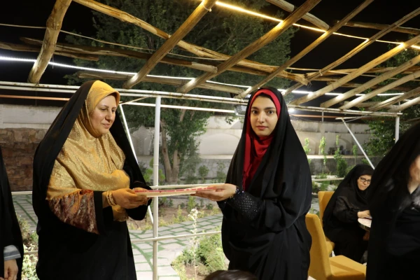 مراسم تجلیل از افتخارآفرینان استانی و کشوری جشنواره قرآن و عترت و جشنواره تدریس برتر 15