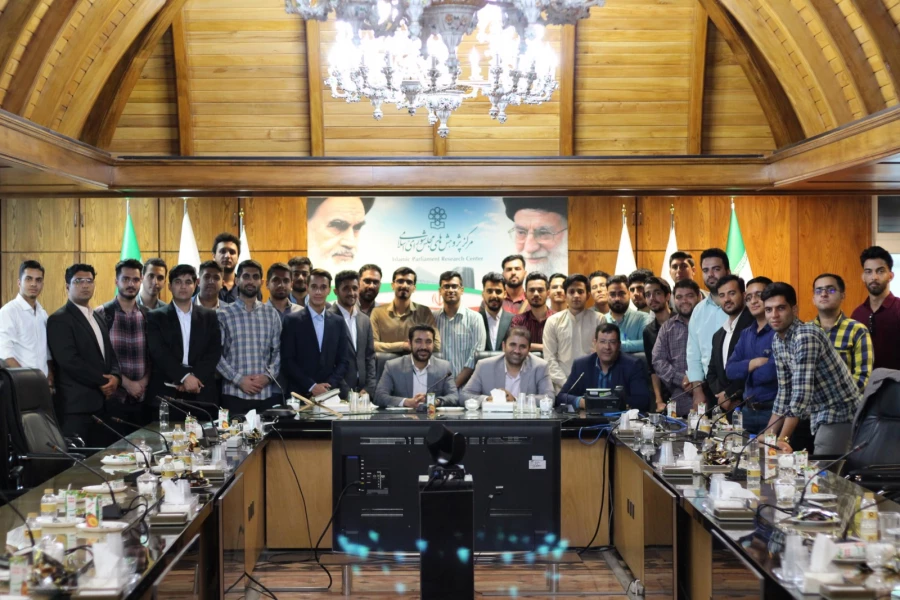 بازدید دانشجومعلمان یزدی از صحن علنی و موزه مجلس شورای اسلامی 5