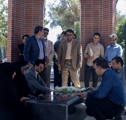  مراسم غبارروبی و عطرافشانی مزار مطهر شهید گمنام دانشگاه فرهنگیان یزد 6