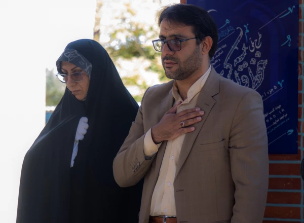  مراسم غبارروبی و عطرافشانی مزار مطهر شهید گمنام دانشگاه فرهنگیان یزد 9