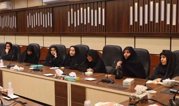 سرپرستان پیشانی و نماینده دانشگاه هستند 5