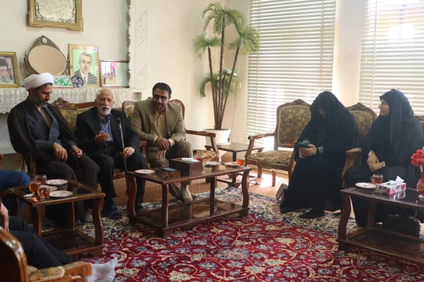 دیدار سرپرست جدید دانشگاه فرهنگیان یزد با اولین رئیس تربیت معلم استان 10