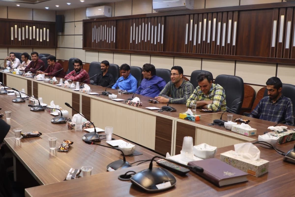 نخستین دیدار سرپرست دانشگاه فرهنگیان یزد با نیروهای شرکتی دانشگاه 3