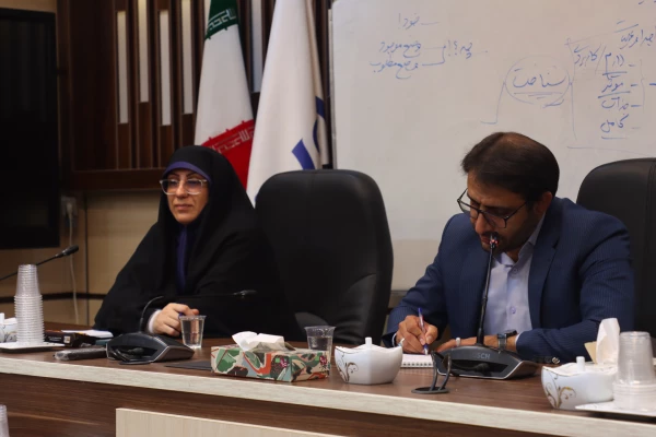 نخستین دیدار سرپرست دانشگاه فرهنگیان یزد با نیروهای شرکتی دانشگاه 7