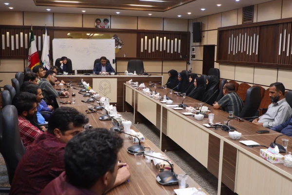 نخستین دیدار سرپرست دانشگاه فرهنگیان یزد با نیروهای شرکتی دانشگاه 8