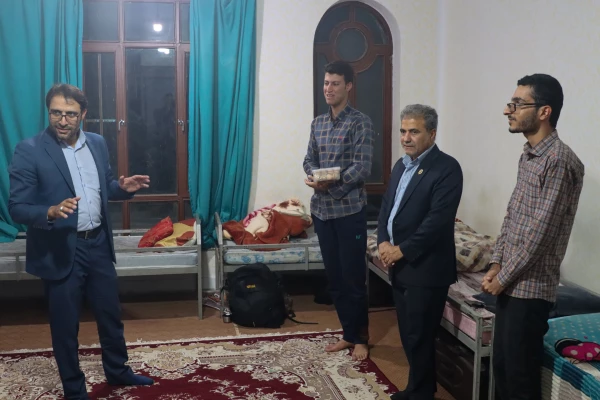 تبریک شیرین سرپرست دانشگاه فرهنگیان یزد به دانشجومعلمان  6