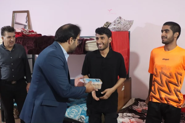 تبریک شیرین سرپرست دانشگاه فرهنگیان یزد به دانشجومعلمان  10