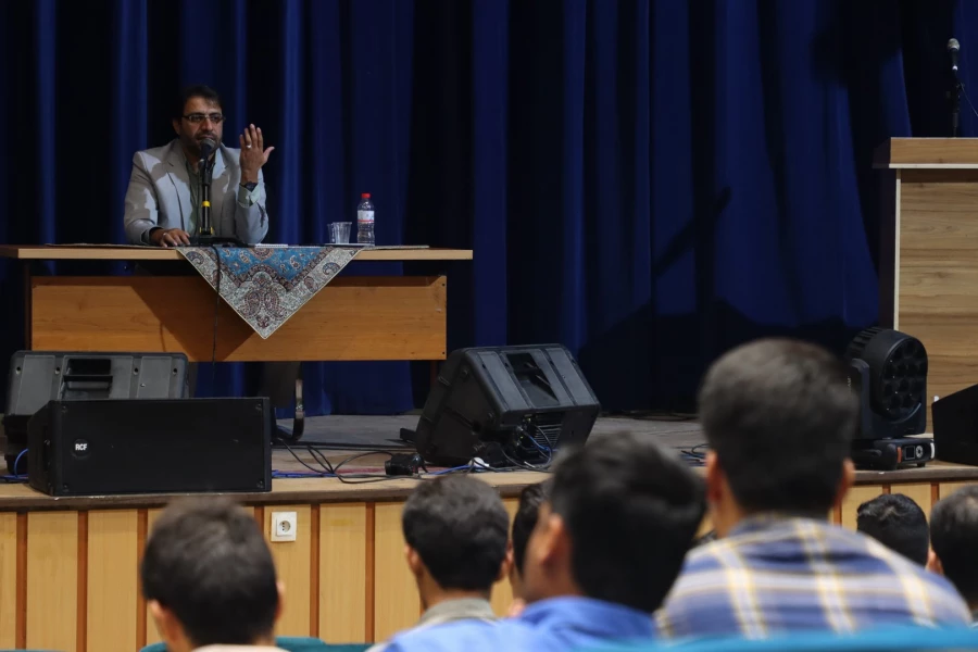 هر کار فرهنگی و تربیتی در محیط دانشگاه بدون حضور دانشجومعلمان محکوم به شکست است 3