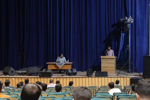 هر کار فرهنگی و تربیتی در محیط دانشگاه بدون حضور دانشجومعلمان محکوم به شکست است 12