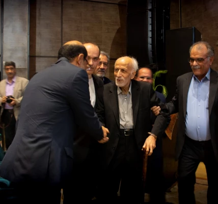 تجلیل از استاد علی مشاهیری پیشکسوت عرصه تعلیم و تربیت استان  3