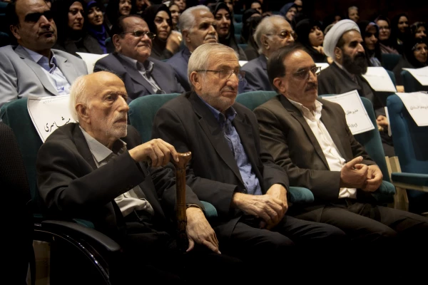 تجلیل از استاد علی مشاهیری پیشکسوت عرصه تعلیم و تربیت استان  5