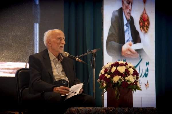 تجلیل از استاد علی مشاهیری پیشکسوت عرصه تعلیم و تربیت استان  10