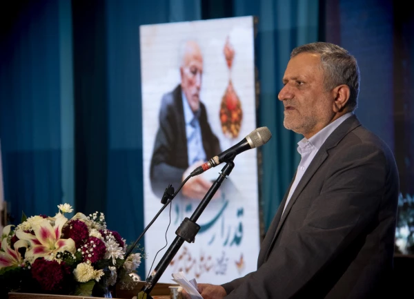 تجلیل از استاد علی مشاهیری پیشکسوت عرصه تعلیم و تربیت استان  15