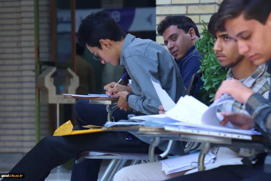 ثبت نام حضوری ویژه پذیرفته شدگان آزمون سراسری 1402 13