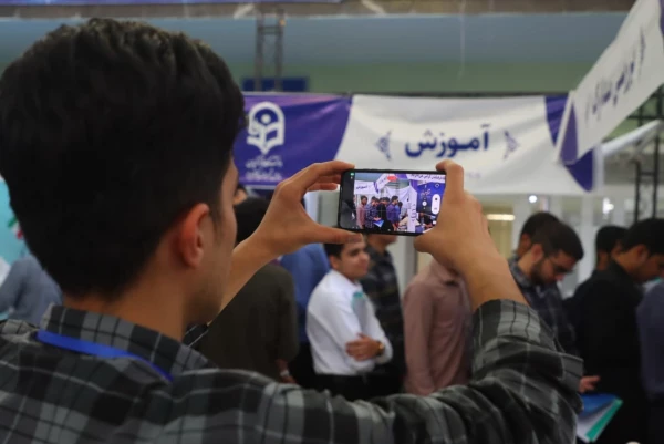 ثبت نام حضوری ویژه پذیرفته شدگان آزمون سراسری 1402 18