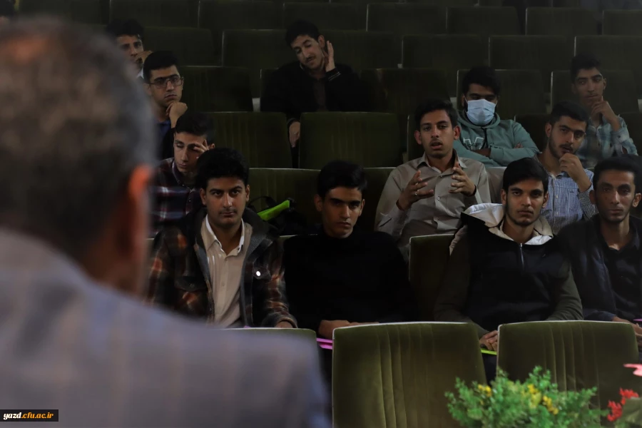  نشست توجیهی و تبیینی نودانشجومعلمان ورودی 1402 دانشگاه فرهنگیان یزد 42