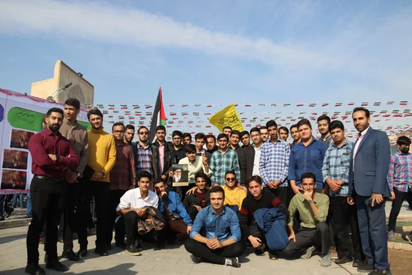 حضور دانشجومعلمان یزدی در راهپیمایی گرامیداشت 13 آبان ماه 3