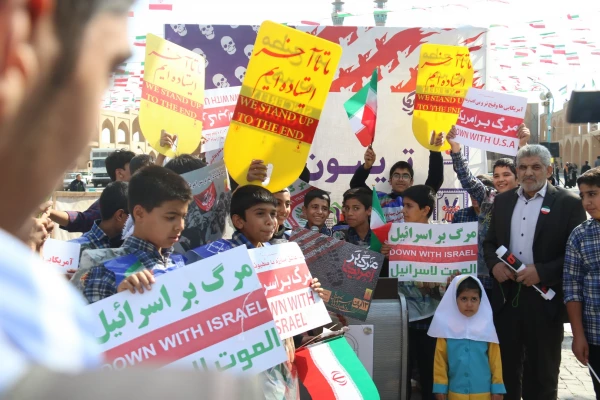 حضور دانشجومعلمان یزدی در راهپیمایی گرامیداشت 13 آبان ماه 24