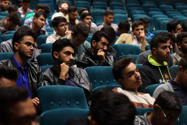 کرسی های آزاد اندیشی؛ بهترین بستر برای بیان آزادانه، عالمانه و شجاعانه دیدگاه ها  8