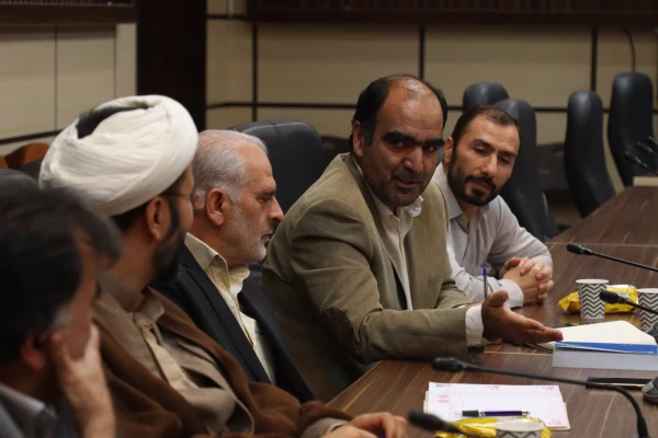 تاکید ویژه بر عدم پراکندگی در برنامه ریزی آموزشی ترم آینده 3