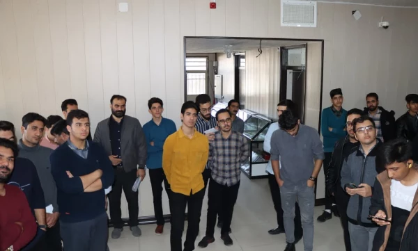 بازدید دانشجومعلمان پردیس شهیدان پاک نژاد از سازمان اسناد و کتابخانه ملی استان  6