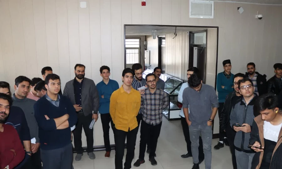 بازدید دانشجومعلمان پردیس شهیدان پاک نژاد از سازمان اسناد و کتابخانه ملی استان  6