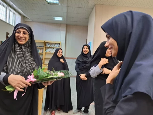 تقدیر از کتابداران پردیس های دانشگاه فرهنگیان یزد 4