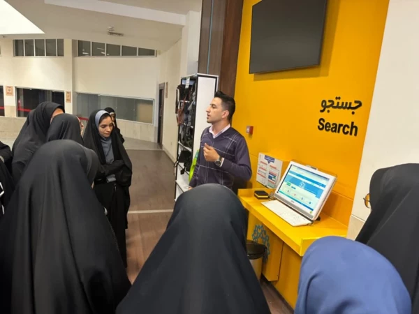 بازدید دانشجومعلمان پردیس حضرت فاطمه الزهراء (س) از کتابخانه مرکزی استان یزد 3