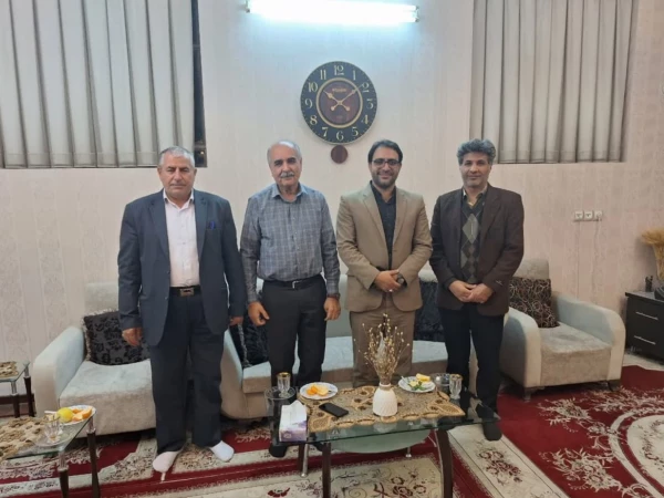 دیدارهای جداگانه با دومین رییس و تنها مسئول آزمایشگاه تربیت معلم شهید پاک نژاد  5