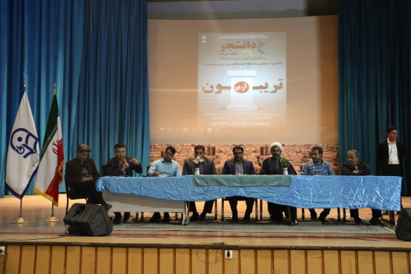 تریبون آزاد و گفتگوی صمیمانه دانشجومعلمان با مسوولان دانشگاه فرهنگیان یزد 4