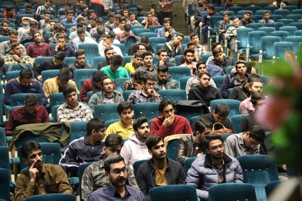 تریبون آزاد و گفتگوی صمیمانه دانشجومعلمان با مسوولان دانشگاه فرهنگیان یزد 6