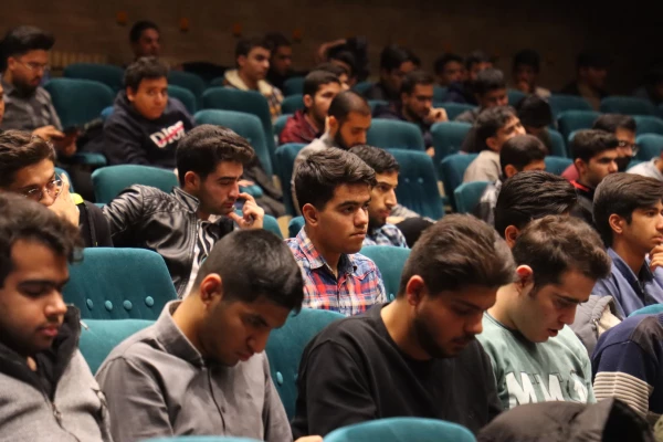 تریبون آزاد و گفتگوی صمیمانه دانشجومعلمان با مسوولان دانشگاه فرهنگیان یزد 12