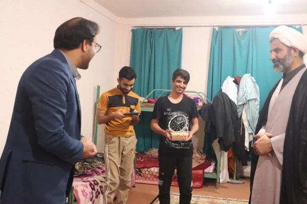 تبریک شیرین سرپرست دانشگاه فرهنگیان یزد به دانشجومعلمان 3