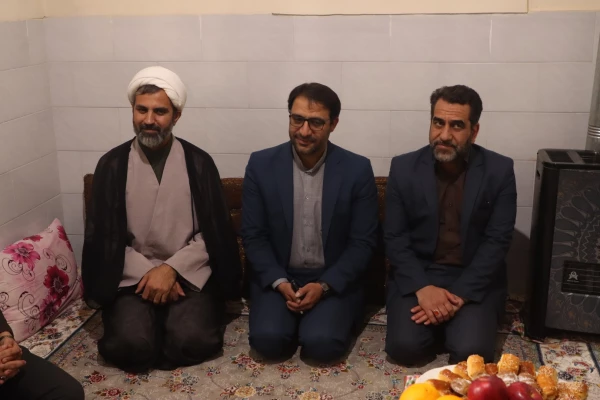 حضور نماینده ولی فقیه، استاندار و سرپرست دانشگاه فرهنگیان استان در طرح چهارشنبه های همدلی و دیدار با خانواده شهدای دانشجومعلم 4