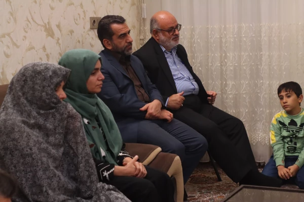 حضور نماینده ولی فقیه، استاندار و سرپرست دانشگاه فرهنگیان استان در طرح چهارشنبه های همدلی و دیدار با خانواده شهدای دانشجومعلم 9