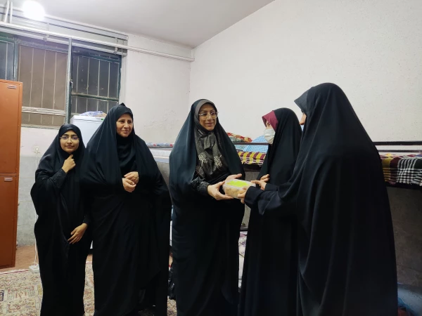 دورهمی و تبریک صمیمانه رئیس پردیس حضرت فاطمه الزهراء (س) با دانشجومعلمان خوابگاهی 4