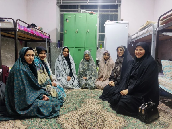 دورهمی و تبریک صمیمانه رئیس پردیس حضرت فاطمه الزهراء (س) با دانشجومعلمان خوابگاهی 5