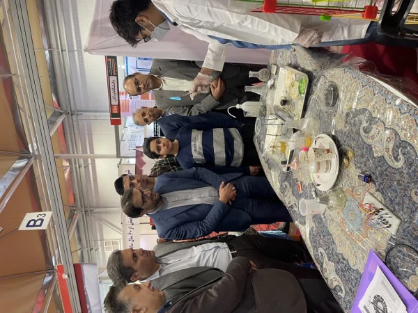 بازدید سرپرست دانشگاه از غرفه دانشگاه فرهنگیان یزد در نمایشگاه فن بازار استان 3