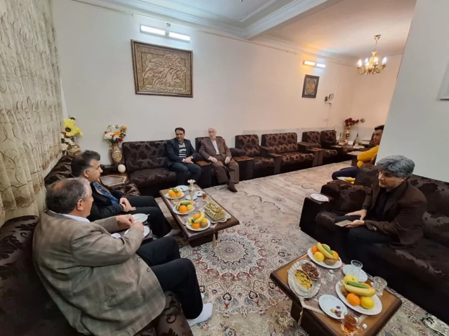 دیدار یلدایی سرپرست دانشگاه با اولین معاون آموزشی تربیت معلم و استاد پیشکسوت دانشگاه فرهنگیان استان یزد 3