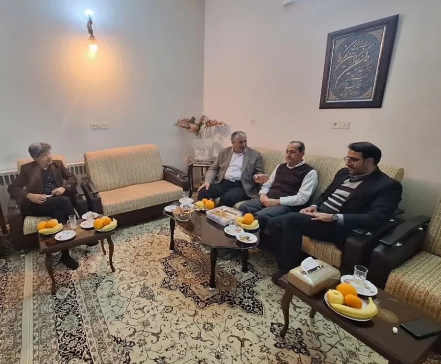 دیدار یلدایی سرپرست دانشگاه با اولین معاون آموزشی تربیت معلم و استاد پیشکسوت دانشگاه فرهنگیان استان یزد 6