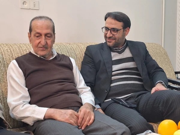 دیدار یلدایی سرپرست دانشگاه با اولین معاون آموزشی تربیت معلم و استاد پیشکسوت دانشگاه فرهنگیان استان یزد 7