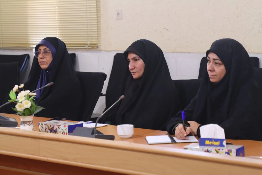 اعطای گواهی ویژه ضمن خدمت به تمامی شرکت کنندگان در طرح سواد قرآنی 5