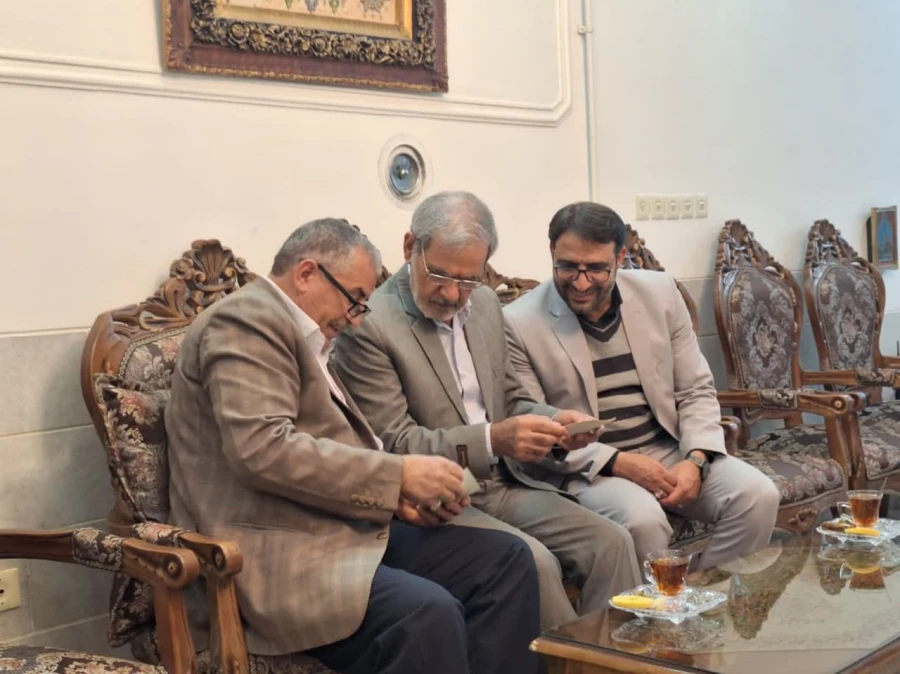 دیدار سرپرست دانشگاه فرهنگیان یزد با دو پیشکسوت مرکز تربیت معلم شهید پاک نژاد  3