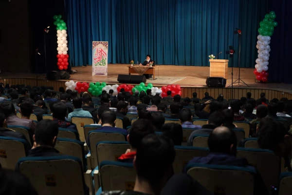 لزوم توجه ویژه به مولفه ایثار در تربیتِ دانشجومعلمان دانشگاه فرهنگیان
 3