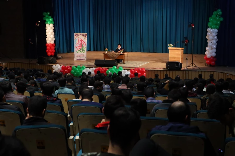 لزوم توجه ویژه به مولفه ایثار در تربیتِ دانشجومعلمان دانشگاه فرهنگیان
 3