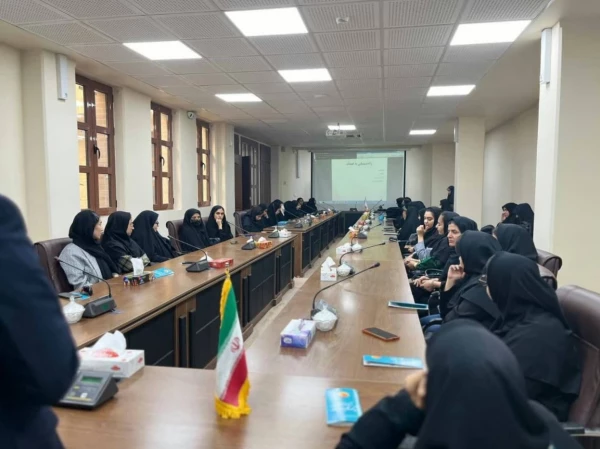 بازدید دانشجومعلمان پردیس حضرت فاطمه الزهراء یزد از پارک علم و فناوری 4