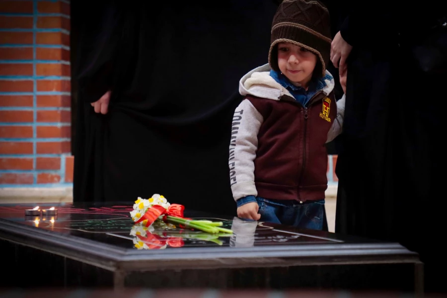 مراسم گرامیداشت شهیده دانشجومعلم فائزه رحیمی و ۲۳ شهید دانش آموز اقدام تروریستی کرمان 3