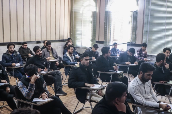 بازدید سرپرست دانشگاه فرهنگیان یزد از روند برگزاری امتحانات پردیس های استان 4